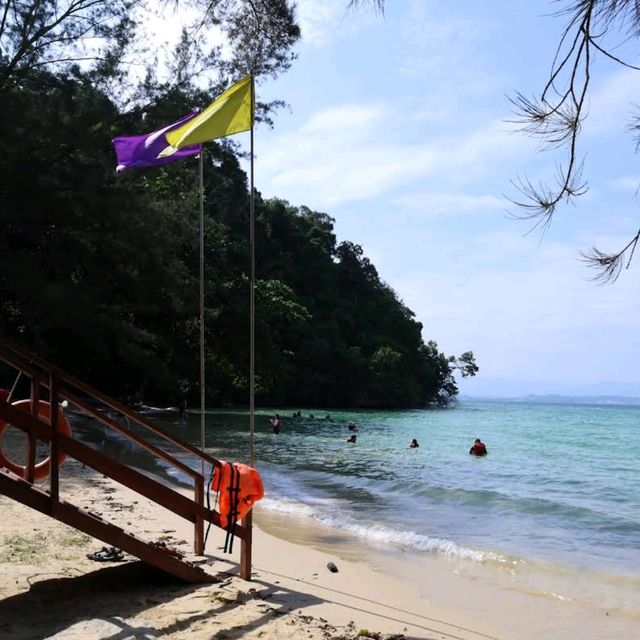 Gaya Island