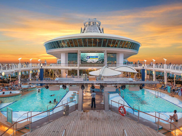 Adventure of the Seas ⛵: Your Solo Cruise Playground in the Tropics!