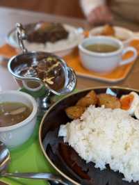 谷川岳の麓で味わう癒しの時間「ANDo&CAFE」—自然と調和する山カフェ