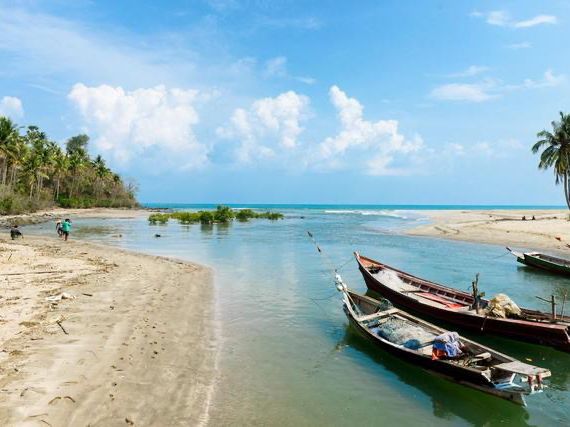 🌊🛶 PATHEIN WEEKEND ESCAPE: Delta Charm & Umbrella Magic! 