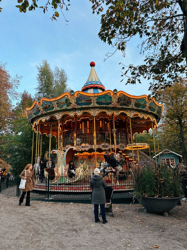 สวนสนุก Tivoli สวนสนุกเก่าแก่ใจกลางเมืองโคเปนฯ