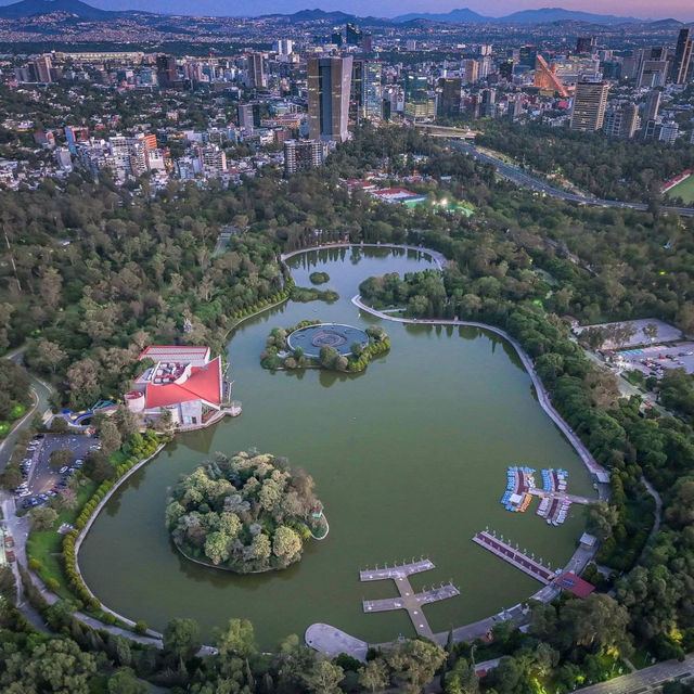 墨西哥城的查普爾特佩克公園漫步
