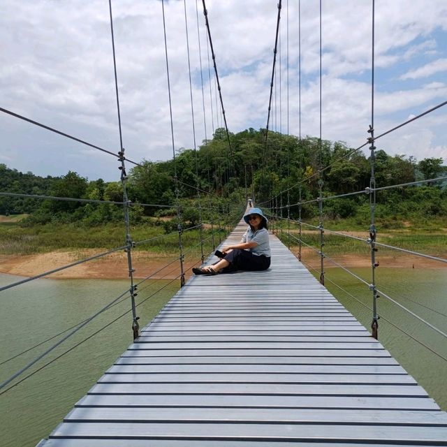 สะพานแขวนแก่งกระจาน 