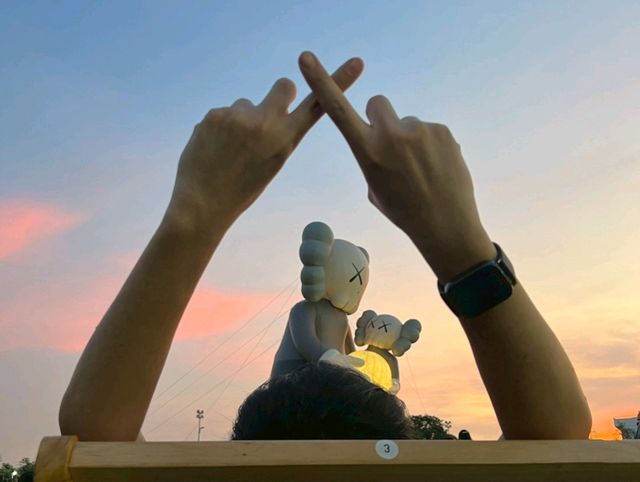 KAWS: Holiday 