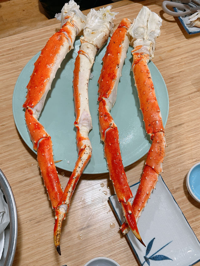 帝王蟹、松葉蟹、紅雪蟹吃到飽