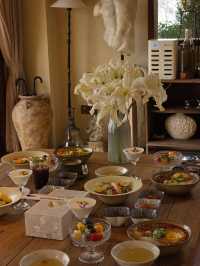 **A Slice of Paradise in Dali: Hushan Yunyin Qungshan Cliff Hotel** 