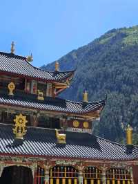 Spring Wanders in Jiuzhaigou’s Tibetan Villages