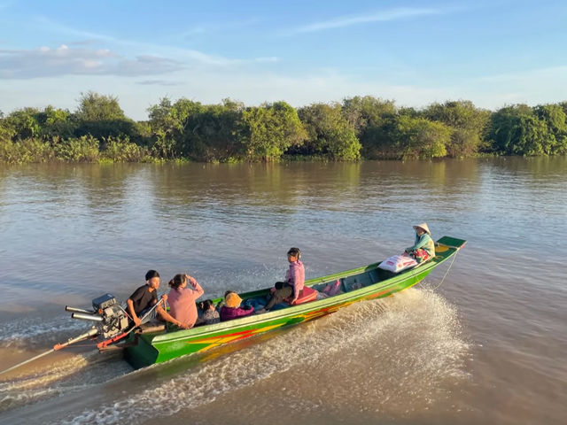 Tonle Sap Lake | The Lifeblood of Cambodia 🌊🐟✨