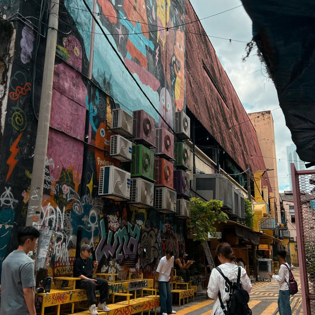🇲🇾✨ KL’s Hidden Artsy Street – A Photo Spot You Can’t Miss!