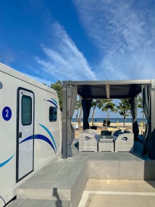 蔚珍 Olden Resort Caravan 蔚珍店，東海沿岸的豪華露營！