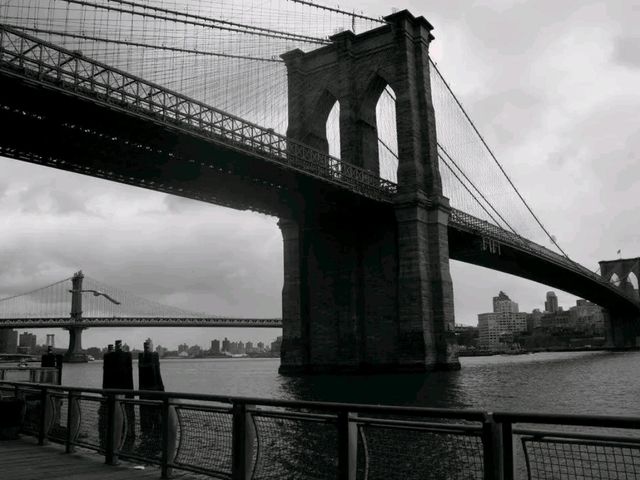 New York City After Dark: Midnight Walks Across the Brooklyn Bridge