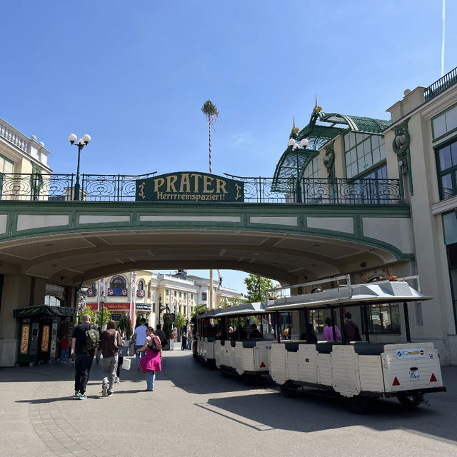 Vienna’s Prater Amusement Park & Stadtpark 🎡🌳