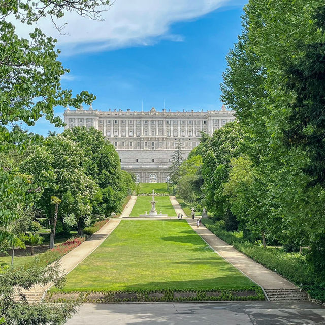 Regal Grandeur: Stepping into the Splendor of Royal Palace of Madrid 🇪🇸