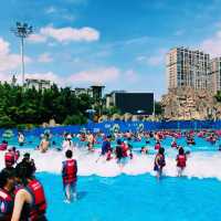 中國廣西南寧水上樂園：南寧麗紫歡樂水世界，夏日遊玩攻略