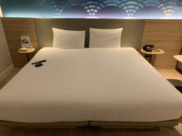 🏨 ibis Styles Bangkok Ratchada – Perfect Solo Stay in the City