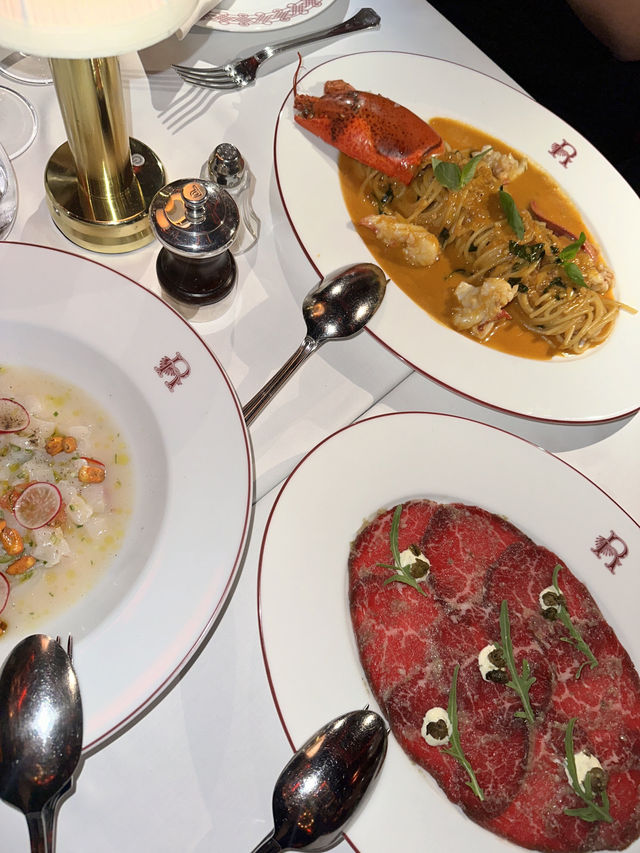 ร้านอาหารเรียบหรู ดูแพง ในดูไบ แต่ตอนดึกเป็นคลับ