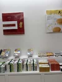 🍪搭乗前の帝王スイーツ「六花亭 帯広空港店」