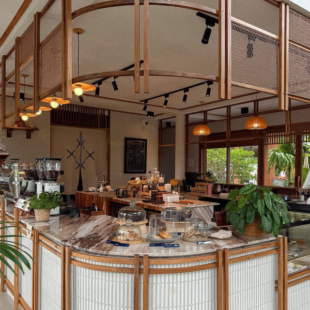 Hitch and Round • Pranburi, Prachuap Khiri Khan 🌳