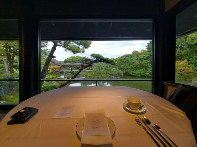 헤이안진구카이칸(平安神宮会館) 通常非公開の神域へ神職が案内する貴重なアフタヌーンティー(비공개 애프터눈티)