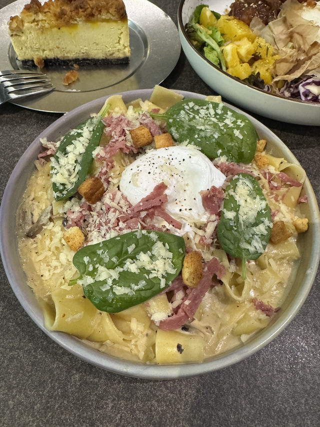 Cafe Vibes & Chill Plates