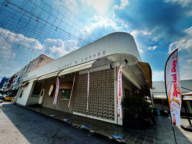 YIHO Café & Bakehouse – A Charming Stop in Sitiawan