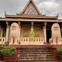 🌿 Wat Phnom: Where Phnom Penh’s Story Begins 🛕✨