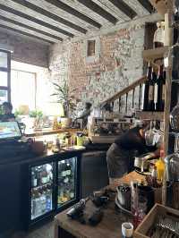 🦌✨ 탈린에서 만난 가장 따뜻한 맛과 마음 Restaurant Rataskaevu 16 방문기 🇪🇪