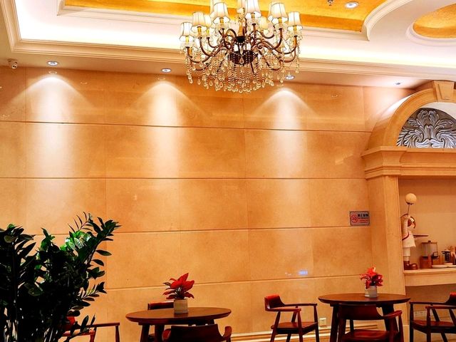 Dameisha seaside getaway and comfy stay at Vienna Hotel Dameisha 