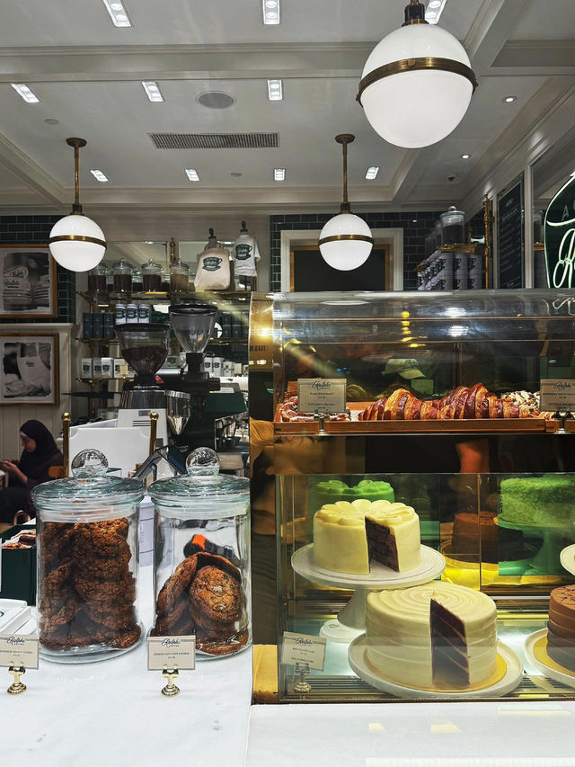 🧸 Bear cafe in Shopping Mall