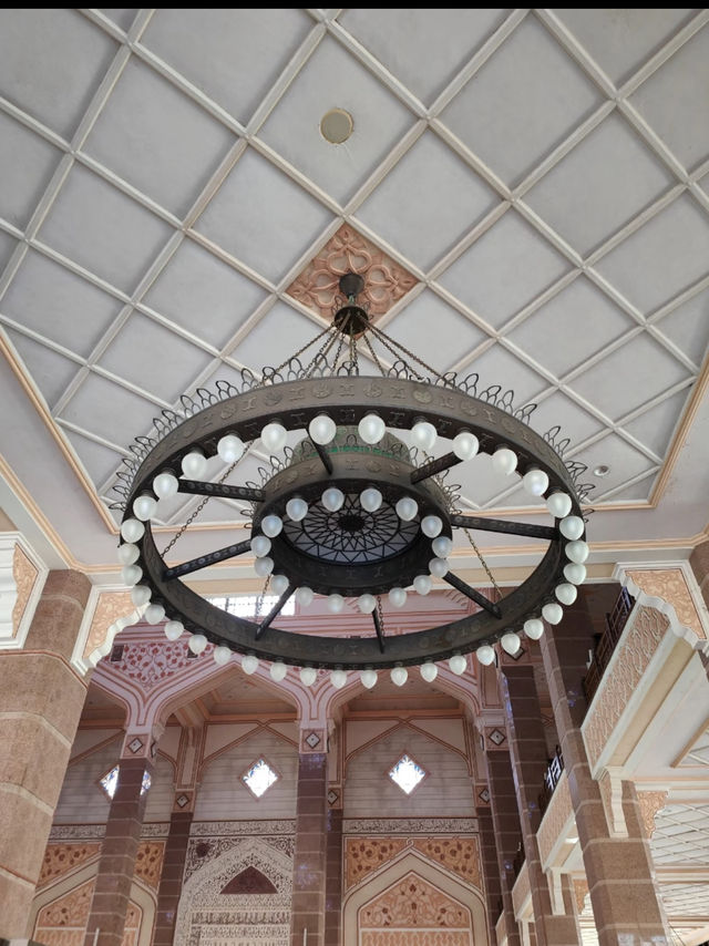 💖 Malaysia’s Pink Mosque — A Dreamy Fairytale Spot You Can’t Miss! 🏰✨
