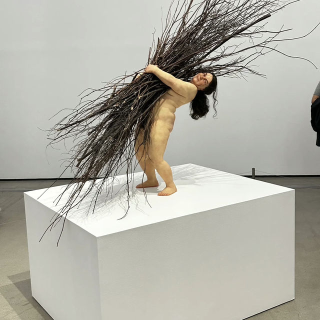 Stillness Made Monumental – My Visit to the Ron Mueck Exhibition at MMCA Seoul