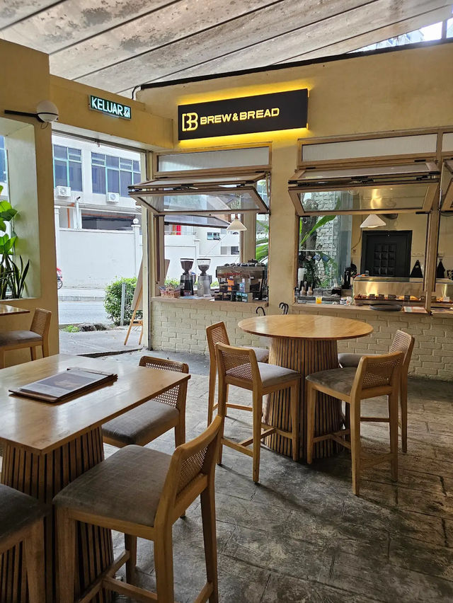 Sip, Swim, Repeat Inside The Rabbit Hole’s Urban Oasis