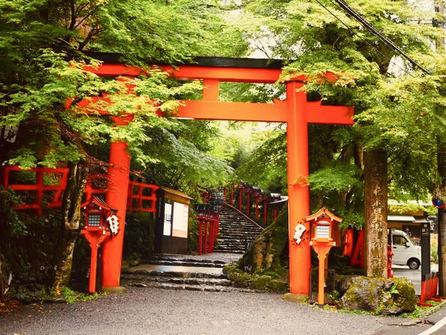 Kifune Shrine (貴船神社) – Kyoto’s Enchanted Water Shrine** 🌊⛩️ 