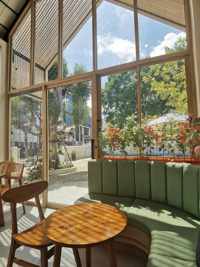 Perlada Cozy Cafe 