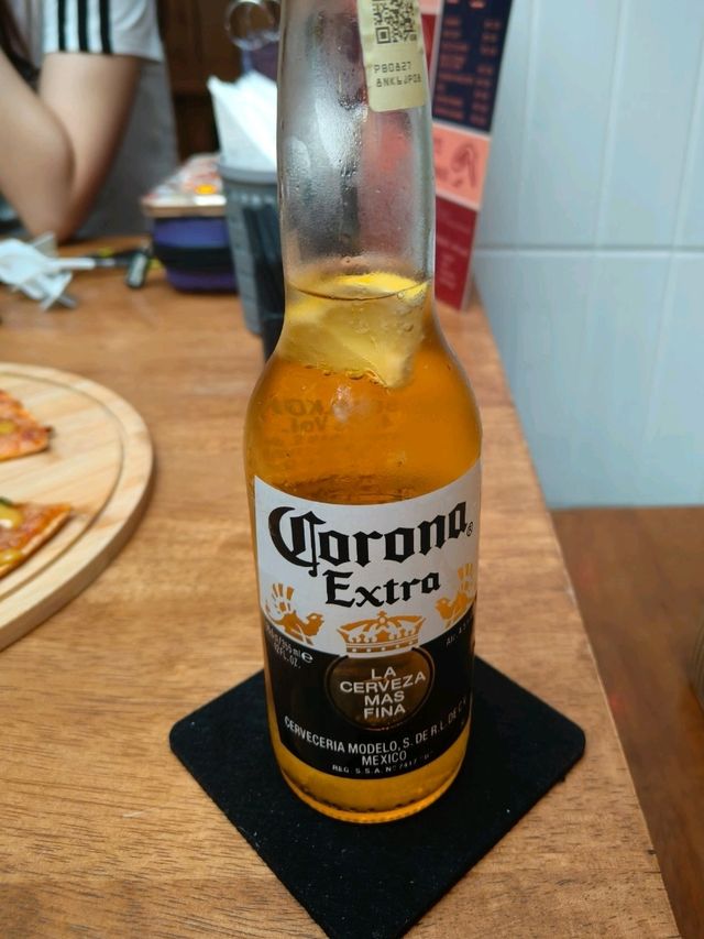 Chill Night Out with Pizza and Drinks in Desaru