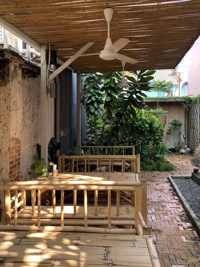  The Shelter Coffee , Phuket 