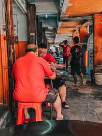 Cloudy Broth, Crispy Bliss – A Fish Head Noodle Icon in Cheras