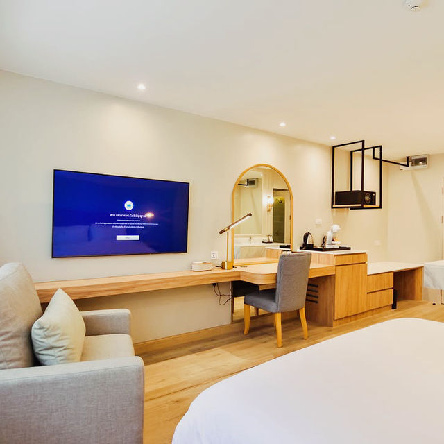 Chic Hideaway and Urban Ease
