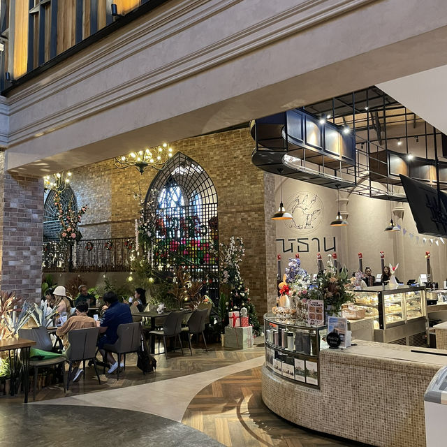 🏰 Nitan Pattaya – คาเฟ่ปราสาทในเทพนิยาย