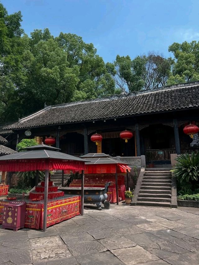 Diaoyu Fortress Is History with a View and a Workout