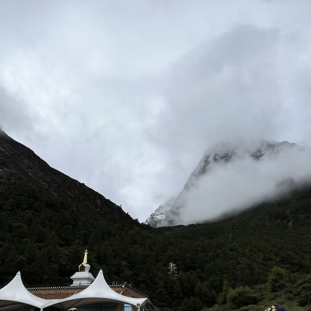  🌄 Gongga Lake (贡嘎错): A Gentle Trek with a Big Reward