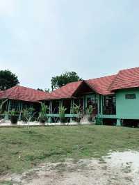 Rumah Melayu and Scenic Lake Views at Paya Indah Park: Relaxing Nature Escape 