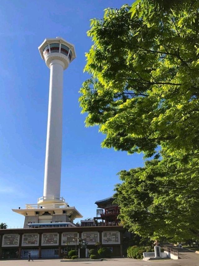 Yongdusan Park: A Relaxing Escape in Busan