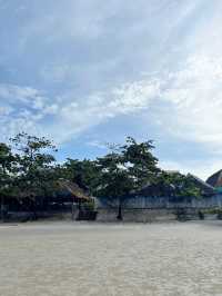 หาดทรายขาว กว้างๆ ยาวๆ ที่แหลมแม่พิมพ์ ระยอง