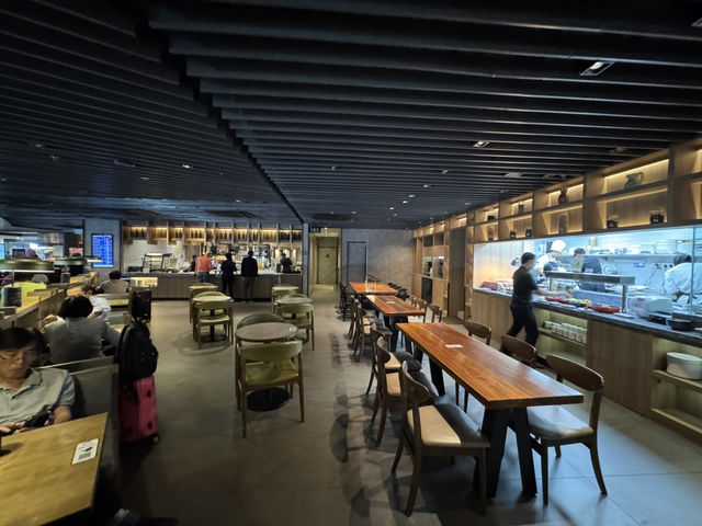 🛫 Plaza Premium Lounge @ KLIA Terminal 2 – Beautiful Lounge, But Watch the Location