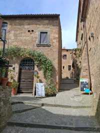 Timeless Beauty and Dramatic Views in Civita di Bagnoregio