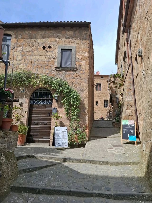 Timeless Beauty and Dramatic Views in Civita di Bagnoregio