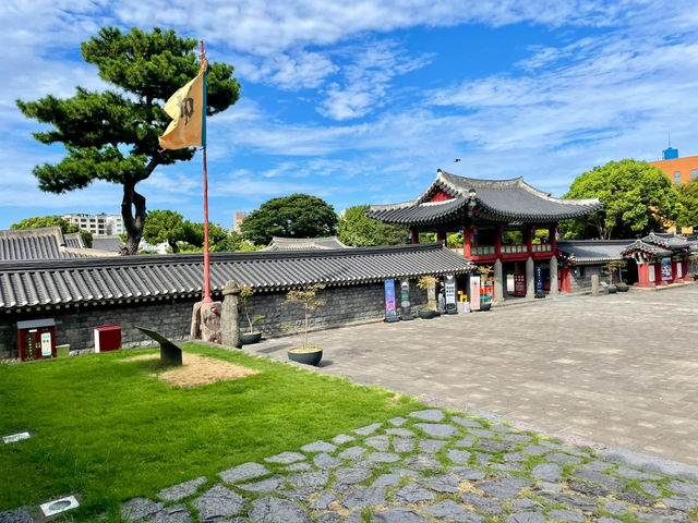 Serenity in the City: Gwandeokjeong’s Quiet Magic