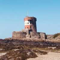 Island Pulse: A Solo Traveller's Base in Saint Helier, Jersey 🌊