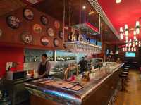 THE GOVERNOR'S 🍺🍻 BAR AND RESTAURANT